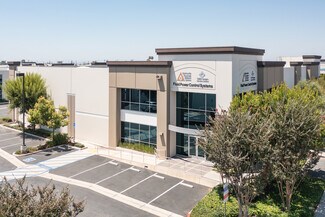 Plus de détails pour 1400 E Valencia Dr, Fullerton, CA - Bureau à louer