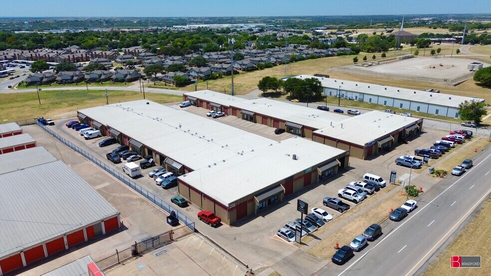 8851 West Fwy, Fort Worth, TX à louer - Photo de l’immeuble – Image 3 sur 11