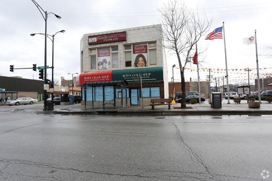 9201 S Commercial, Chicago, IL à louer - Photo de l’immeuble – Image 3 sur 4