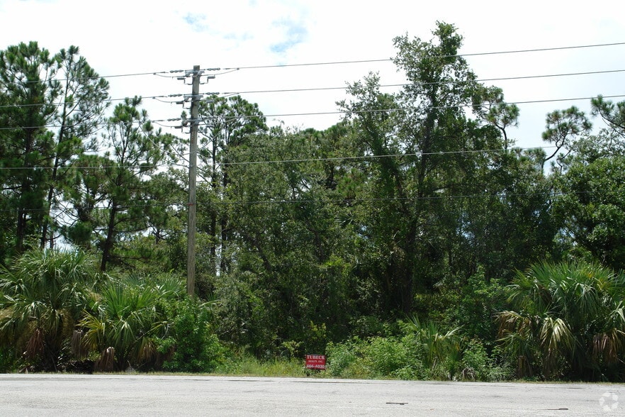 Turnpike Feeder Rd, Fort Pierce, FL à vendre - Photo principale – Image 1 sur 8