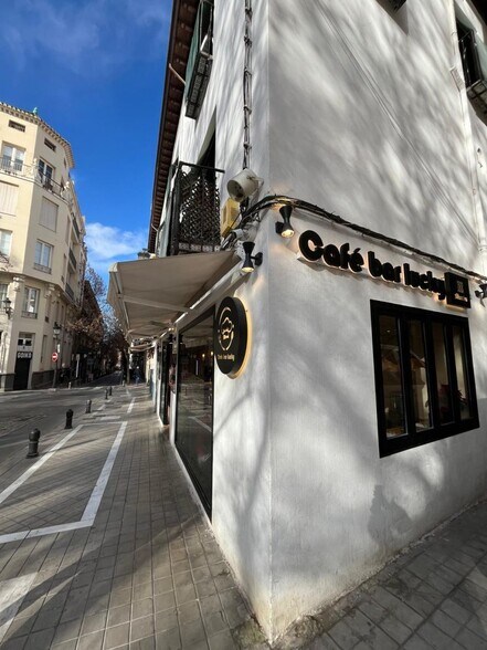 Plaza Trinidad, 7, Granada, Granada à louer - Photo de l’immeuble – Image 2 sur 17