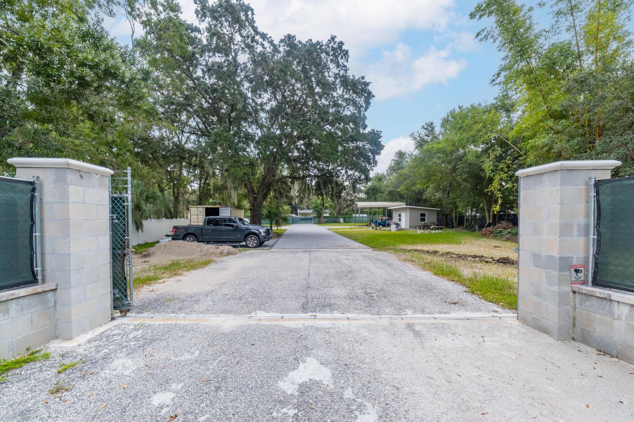 201 S LAKEWOOD Dr, Brandon, FL à vendre Photo principale– Image 1 sur 11