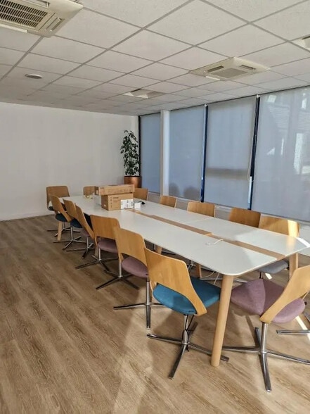 Bureau dans SAINT-OUEN-L'AUMONE à louer - Photo intérieure – Image 3 sur 11