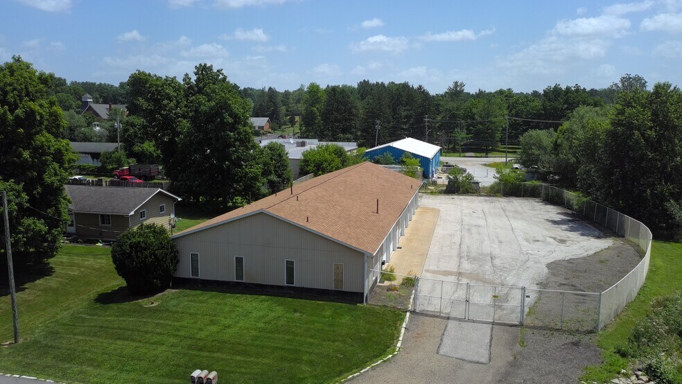 3143 Whipple Dr, Barberton, OH à vendre - Photo de l’immeuble – Image 2 sur 12