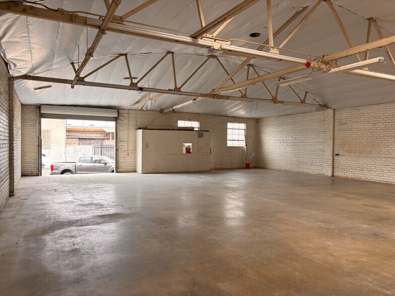3036 E Olympic Blvd, Los Angeles, CA à vendre - Photo principale – Image 1 sur 5