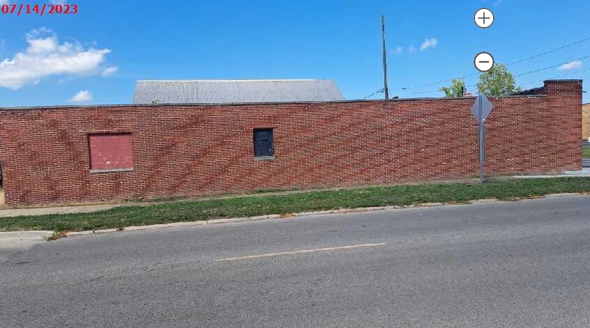 325 S Chicago St, Lincoln, IL à vendre - Photo de l’immeuble – Image 1 sur 6