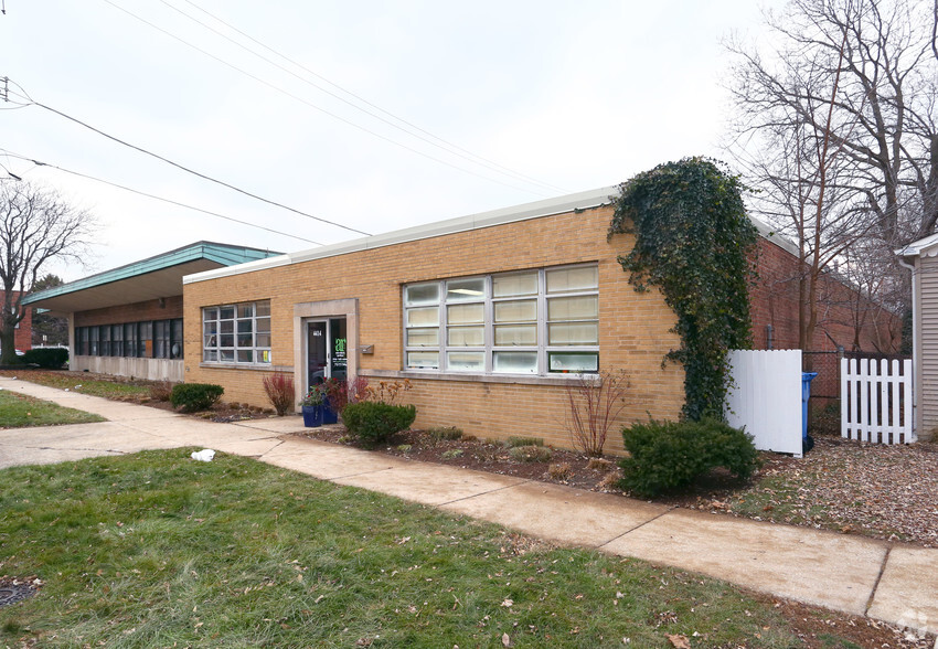 4414 N Kenneth Ave, Chicago, IL à louer - Photo de l’immeuble – Image 1 sur 4