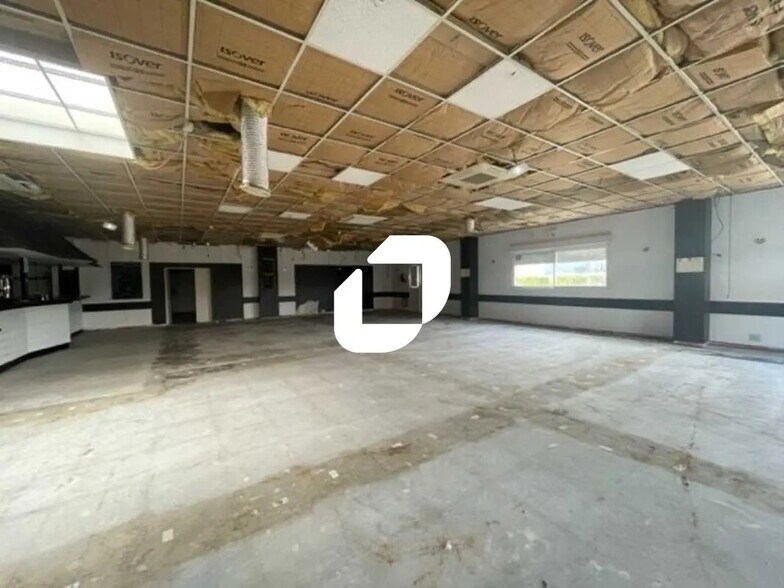 8 Rue Gustave Eiffel, Gisors à vendre - Photo de l’immeuble – Image 2 sur 21