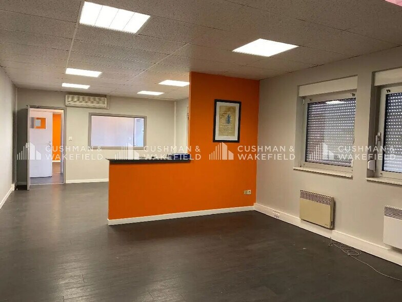Local d’activités dans GEISPOLSHEIM à louer - Photo de l’immeuble – Image 3 sur 9