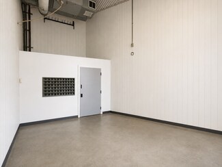 Plus de détails pour 9909 Manning Av, Fort McMurray, AB - Local commercial à louer