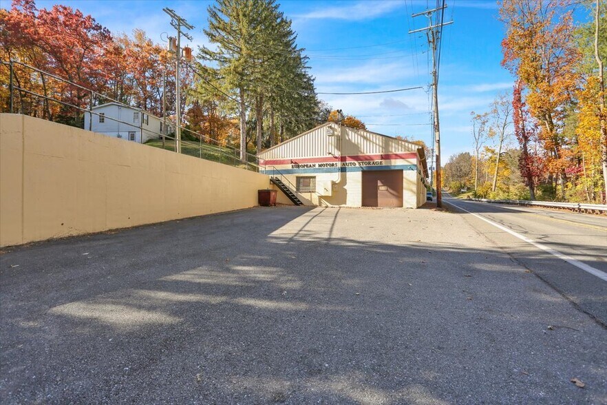 4116 New Holland Rd, Mohnton, PA à vendre - Photo de l’immeuble – Image 2 sur 38