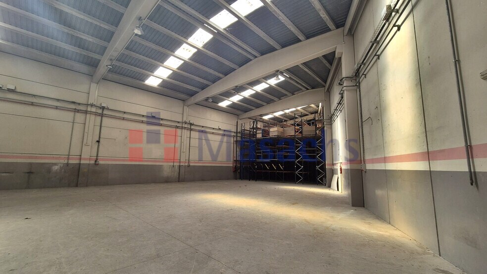 Industriel/Logistique dans Sant Cugat del Vallès, Barcelona à louer - Photo de l’immeuble – Image 2 sur 13