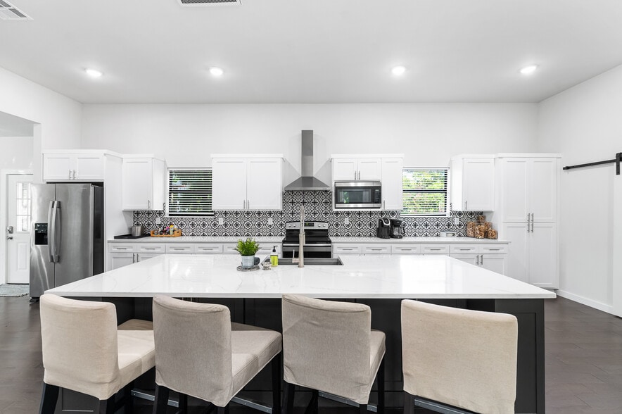 136 W Evergreen St, Boerne, TX à vendre - Photo de l’immeuble – Image 3 sur 21