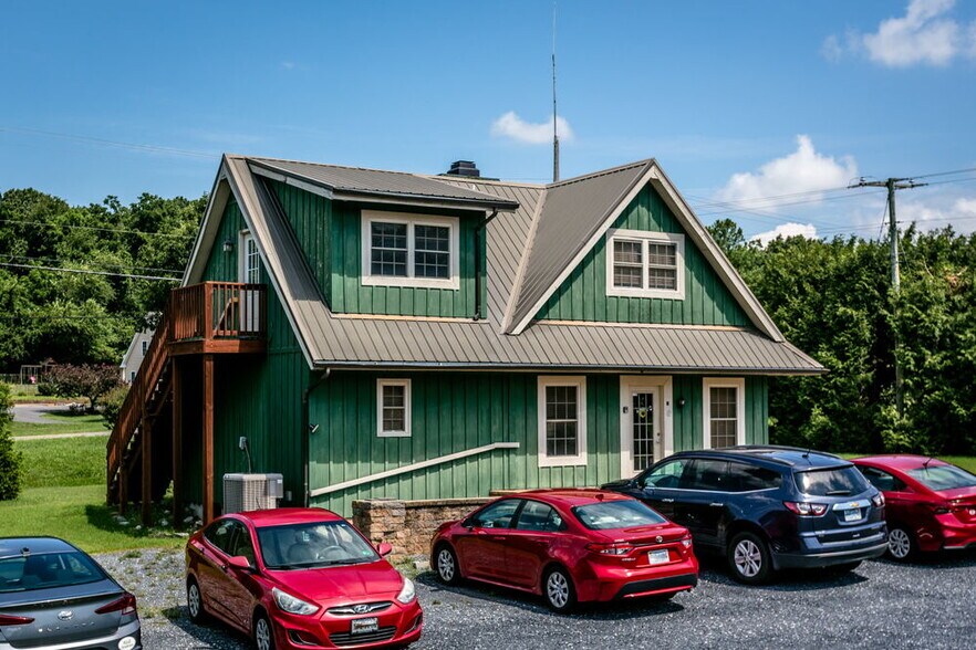 13 Swartzel Shop Rd, Staunton, VA à vendre - Photo de l’immeuble – Image 2 sur 23