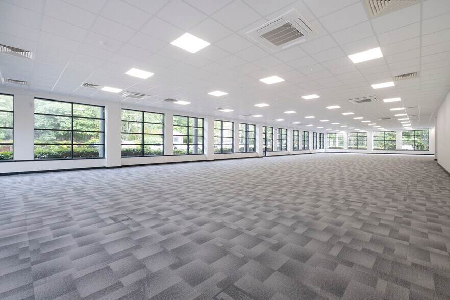 4 Falcon Way, Welwyn Garden City à louer - Photo de l’immeuble – Image 2 sur 10
