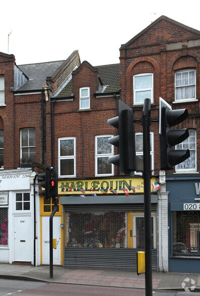 254 Lee High Rd, Londres à louer - Photo de l’immeuble – Image 2 sur 3