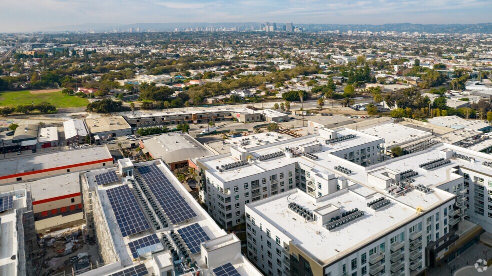 3334 S La Cienega Pl, Los Angeles, CA à louer - Aérien – Image 2 sur 11