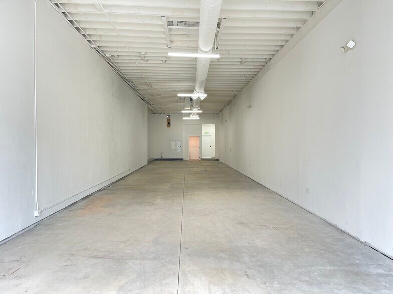 8462 Melrose Ave, Los Angeles, CA à louer - Photo de l’immeuble – Image 3 sur 6