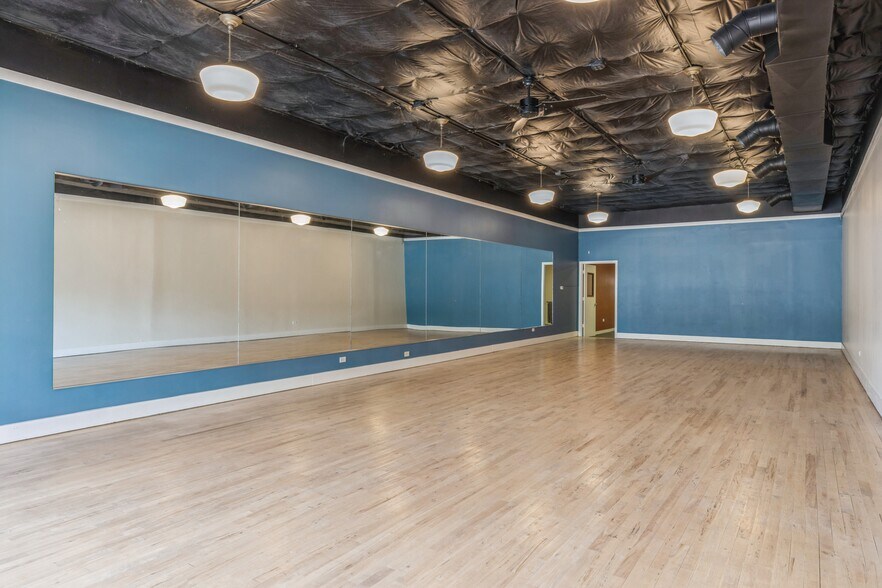 207 W Northwest Hwy, Barrington, IL à louer - Photo de l’immeuble – Image 2 sur 8