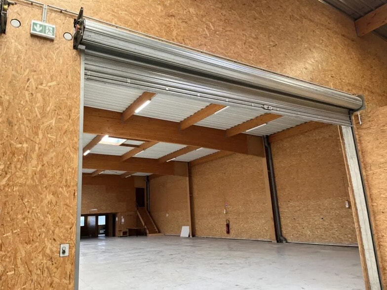 Local d’activités dans Anglet à louer - Photo de l’immeuble – Image 2 sur 9