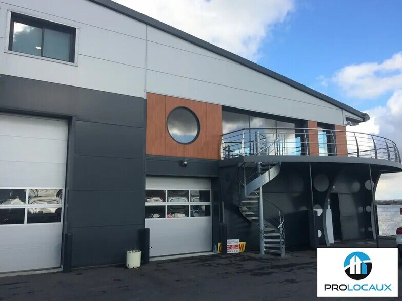 Bureau dans Tancarville à louer - Photo de l’immeuble – Image 3 sur 3