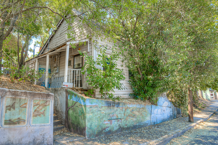 2109 Robinson St, Oroville, CA à vendre - Photo de l’immeuble – Image 2 sur 35