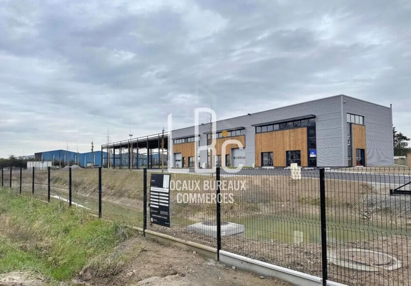 Local d’activités dans Basse-Goulaine à louer - Photo de l’immeuble – Image 2 sur 24
