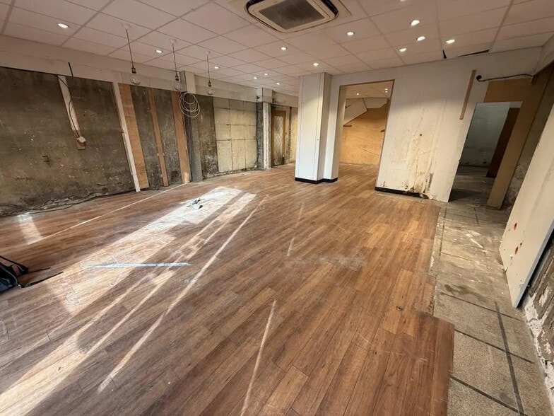 Local commercial dans Le Vésinet à louer - Photo de l’immeuble – Image 2 sur 5