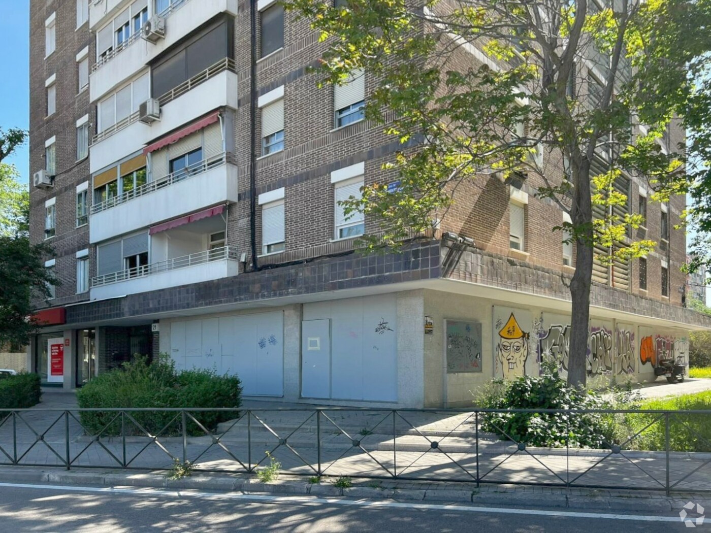 Immeuble residentiel dans Madrid, Madrid à vendre Photo intérieure– Image 1 sur 2
