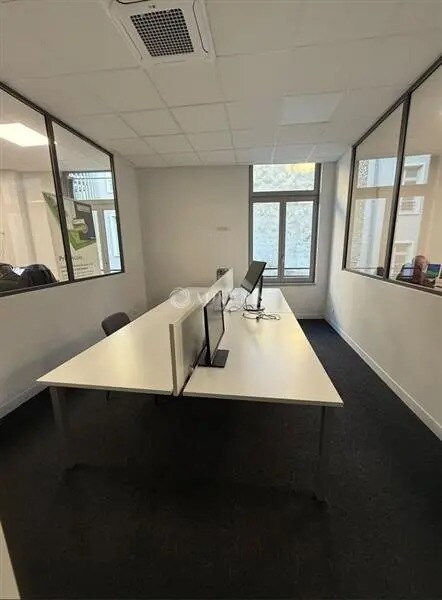 Bureau dans Orléans à louer Photo de l’immeuble– Image 1 sur 9