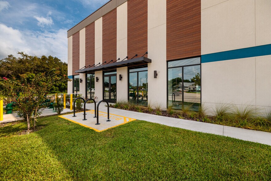 1530 Kendrick Ln, Lakeland, FL à louer - Photo de l’immeuble – Image 3 sur 20