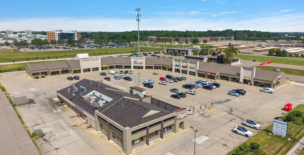43201-43301 Garfield Rd, Clinton Township, MI à louer - Photo principale – Image 1 sur 6