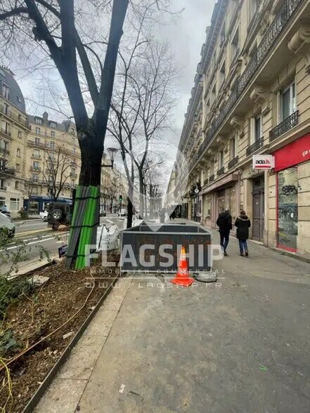 Local commercial dans Paris à louer - Photo de l’immeuble – Image 1 sur 2