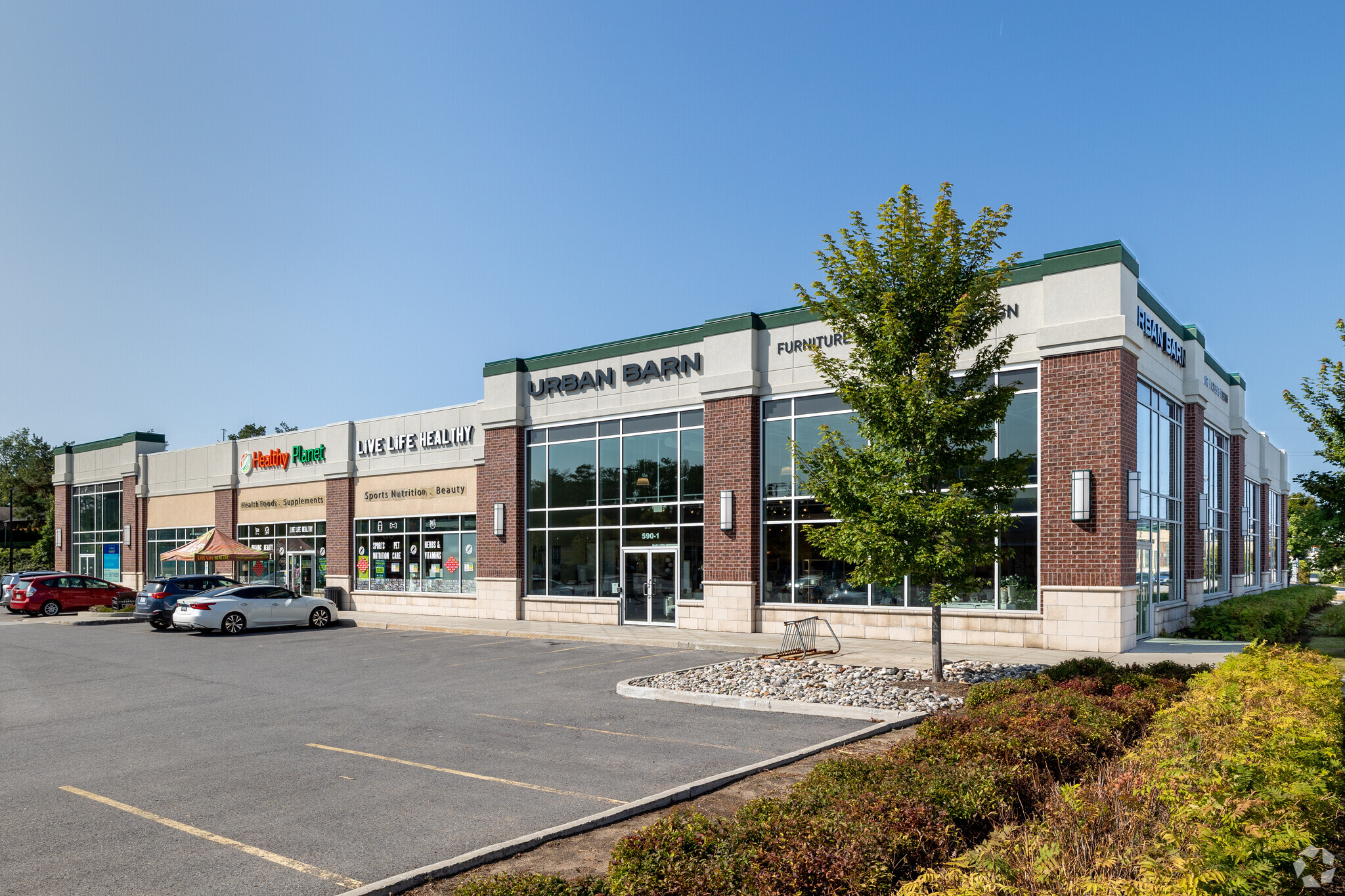 590-650 Industrial Ave, Ottawa, ON à louer Photo principale– Image 1 sur 14