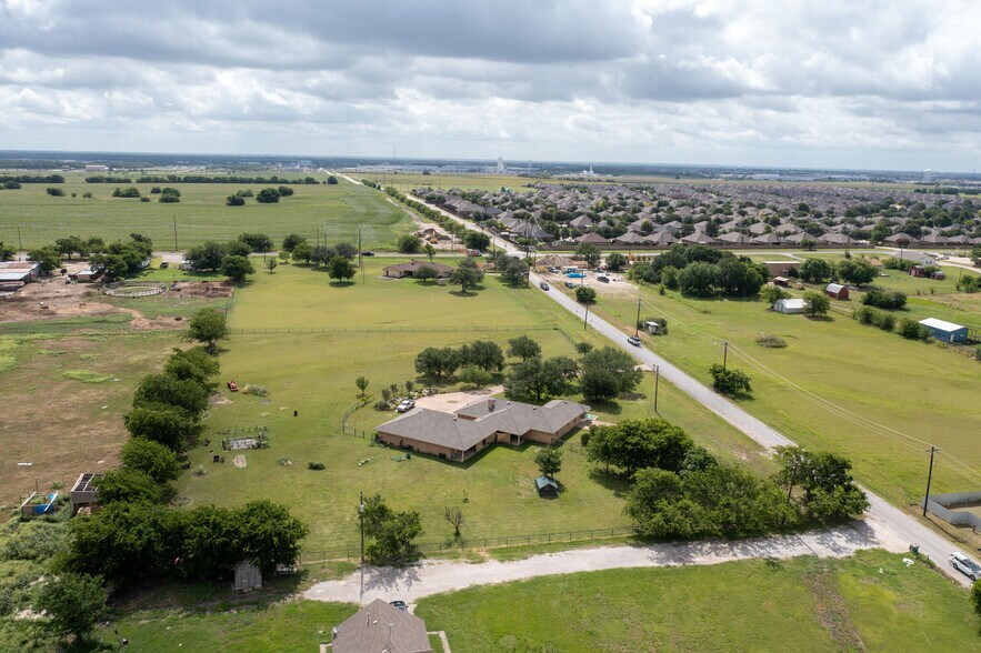 2075 Marshall Rd, Waxahachie, TX à vendre - Photo de l’immeuble – Image 2 sur 8