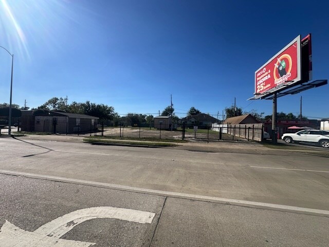 5527 Gessner Rd, Houston, TX à louer - Photo de l’immeuble – Image 3 sur 11