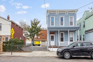 Plus de détails pour 9412 86th St, Ozone Park, NY - Logement à vendre