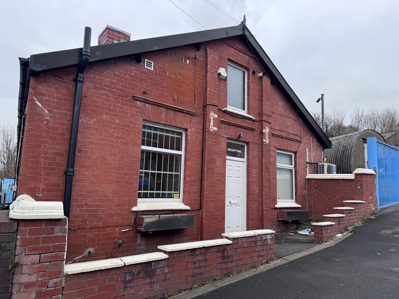 Clarendon Rd, Blackburn à vendre - Photo de l’immeuble – Image 2 sur 9