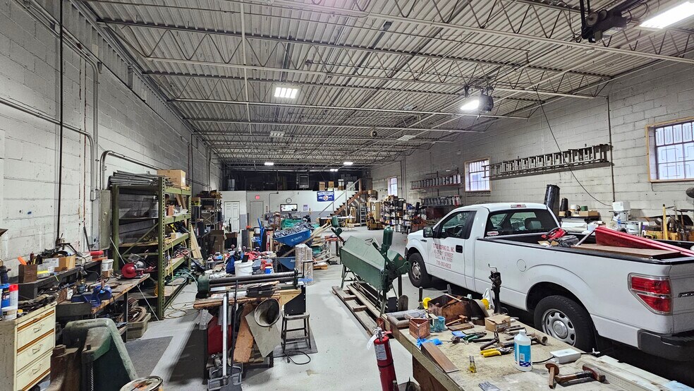 71-73 Cleveland Ave, Bay Shore, NY à vendre - Photo de l’immeuble – Image 2 sur 9
