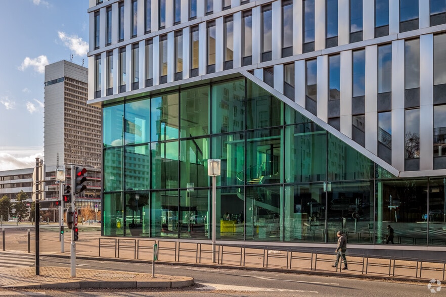 55 Place Nelson Mandela, Nanterre à louer - Photo de l’immeuble – Image 3 sur 4