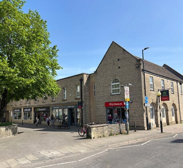 21-27 Market Sq, Witney à vendre - Photo de l’immeuble – Image 3 sur 3