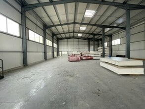 Industriel/Logistique dans Aigrefeuille-sur-Maine à vendre Photo intérieure– Image 1 sur 4