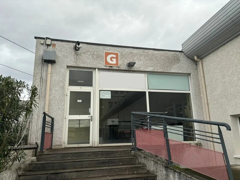 31 Rue Wilson, Décines-Charpieu à louer - Photo de l’immeuble – Image 2 sur 8