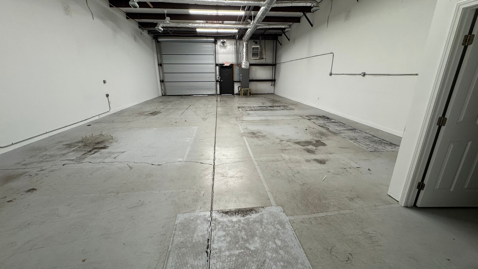 6065 Parkway North Dr, Cumming, GA 30040 - Lot 300 -  - Photo intérieure - Image 1 of 10