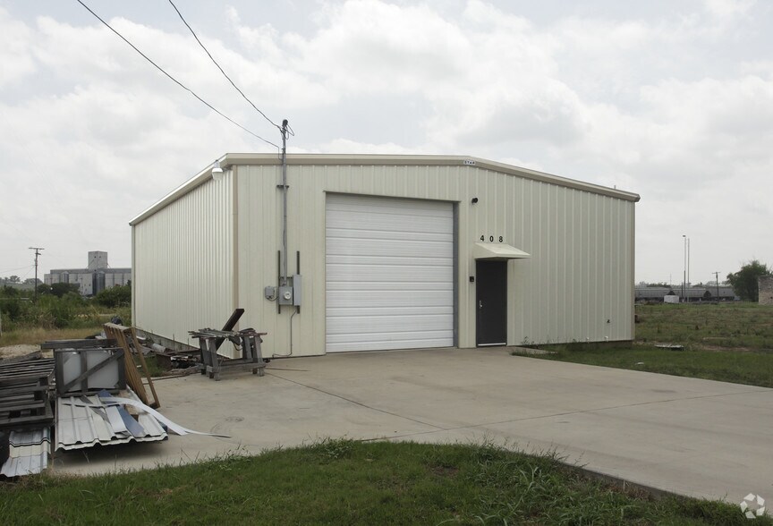 408 E 2nd St, Taylor, TX à louer - Photo de l’immeuble – Image 2 sur 36