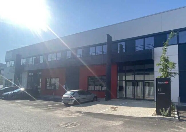 Plus de détails pour 27 Chemin Des Peupliers, Dardilly - Bureau à louer