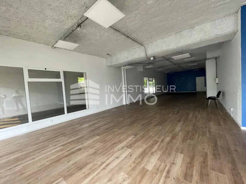 62 Route De Corbeil, Sainte-Geneviève-des-Bois à louer - Photo de l’immeuble – Image 3 sur 3