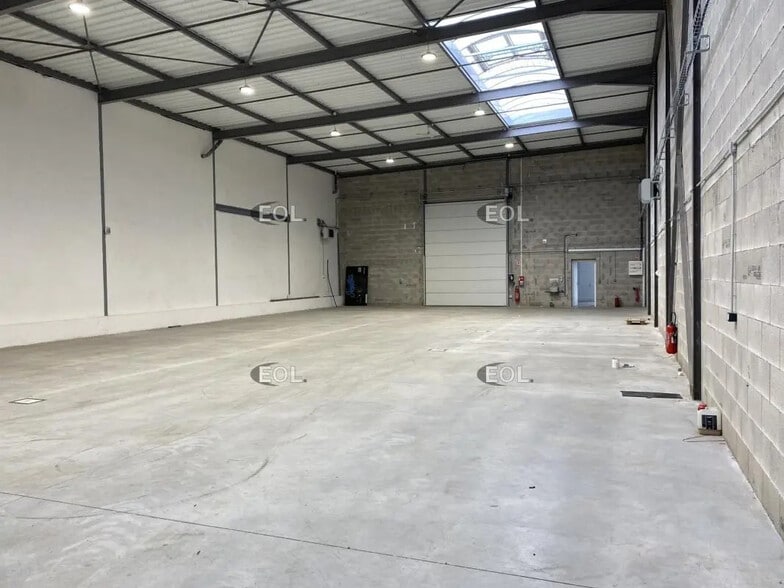 Local d’activités dans Brignais à louer - Photo intérieure – Image 3 sur 8