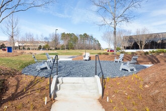 4940 Peachtree Industrial Blvd, Norcross, GA à louer Photo de l’immeuble– Image 2 sur 2