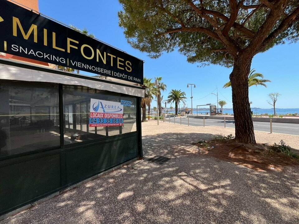 Local commercial dans Fréjus à louer Photo de l’immeuble– Image 1 sur 11